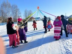 Шумная и вкусная Масленица