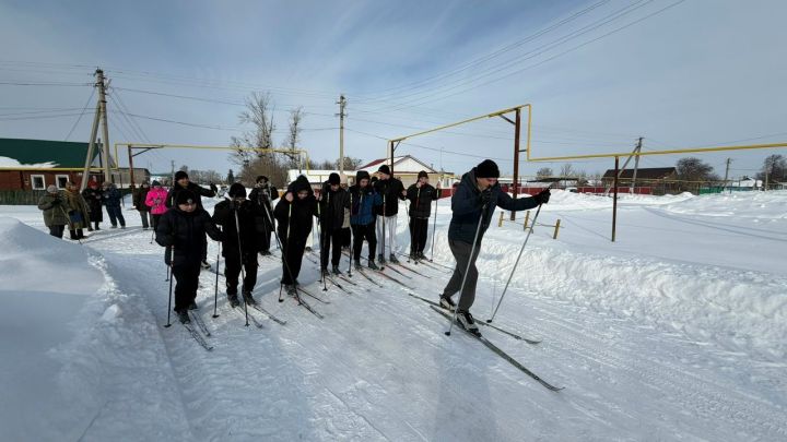 В Каразерикской школе провели «Лыжню-2026»
