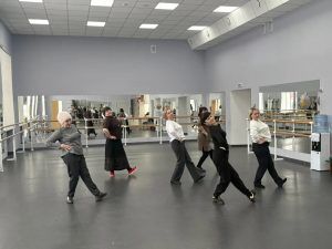 Танцевальный заряд бодрости: в РДК прошел мастер-класс для старшего поколения