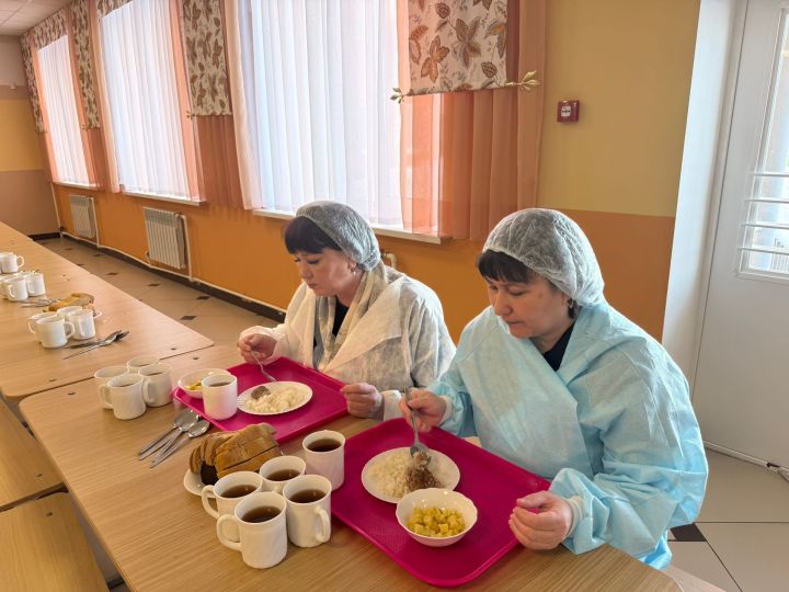 Родительский контроль: обед под присмотром!