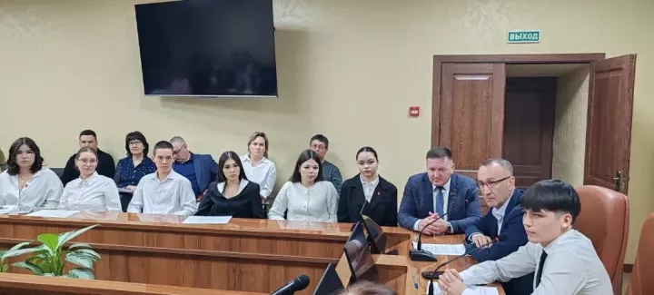 Школьники учились управлять муниципалитетом