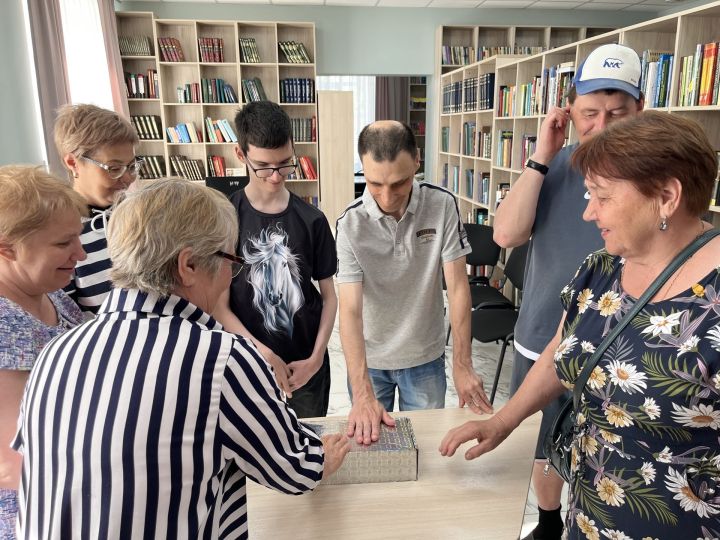 «На библиотечной волне»: литературный час