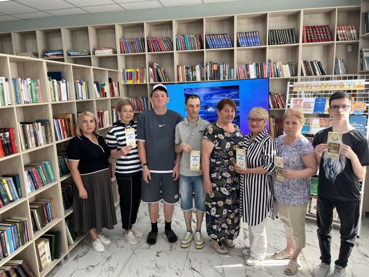 «На библиотечной волне»: литературный час