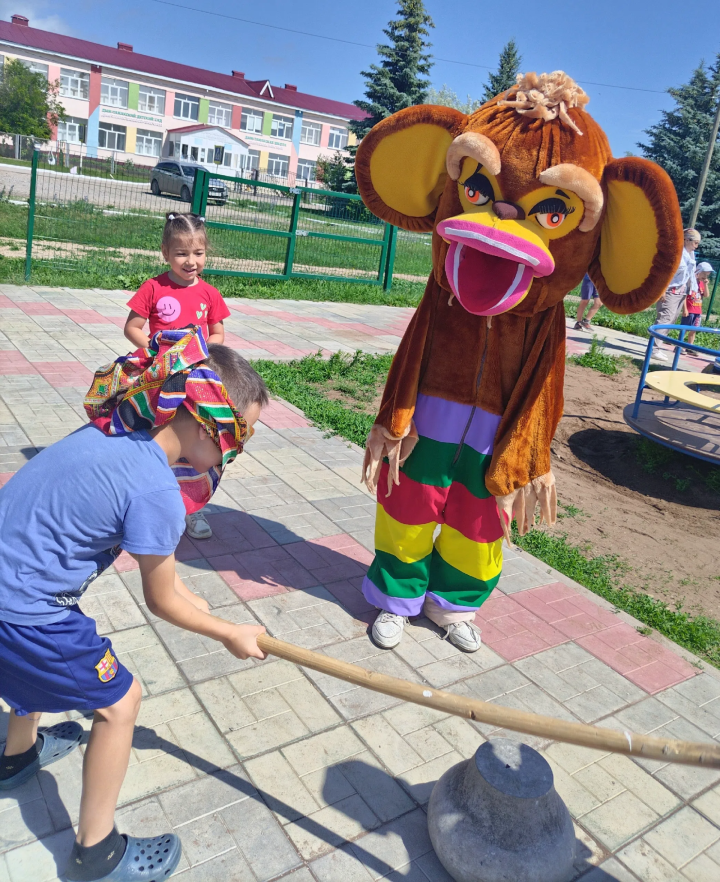 «Лето в парке чудес»: яркий праздник для юных сельчан в Дым‑Тамаке