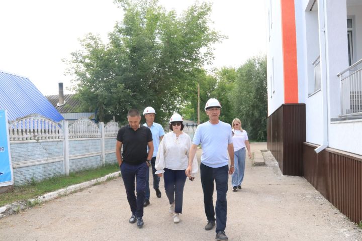 Рабочий объезд социальных объектов