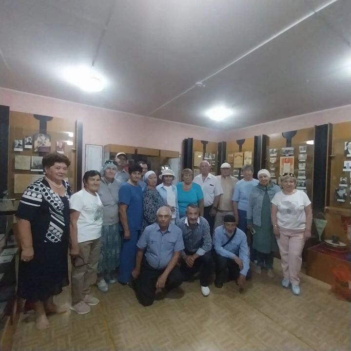 Выпускники Каракашлинской школы собрались спустя 55 лет