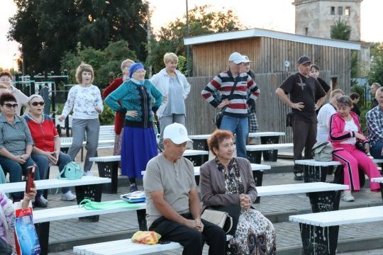 «Семейный» парк зазвучал ритмами танцев