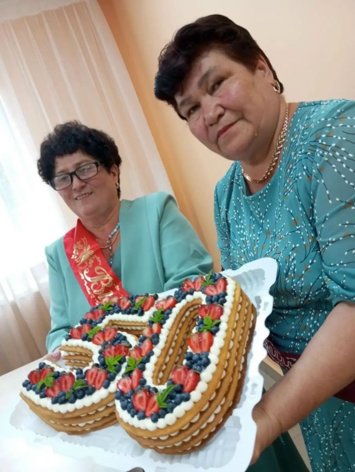 Вечер встречи в Каразерикской школе: 50 лет спустя