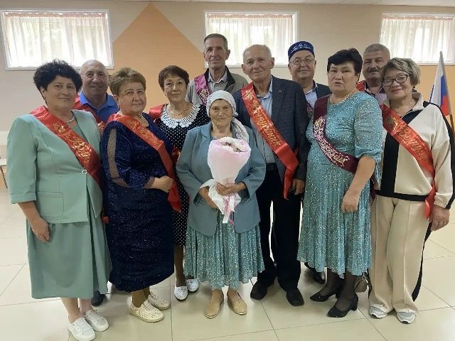 Вечер встречи в Каразерикской школе: 50 лет спустя