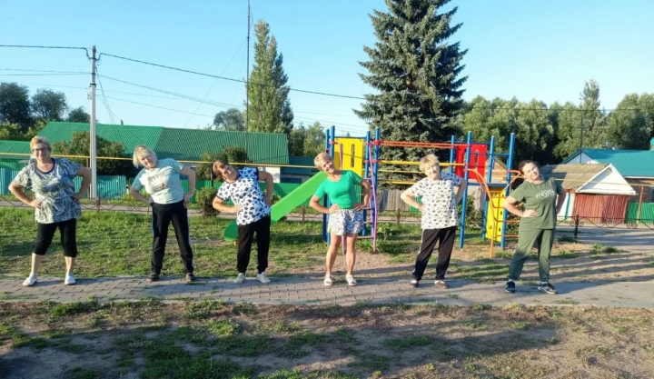 Бодрость духа и гибкость тела: в Подгорновском СДК прошел «Час гимнастики»